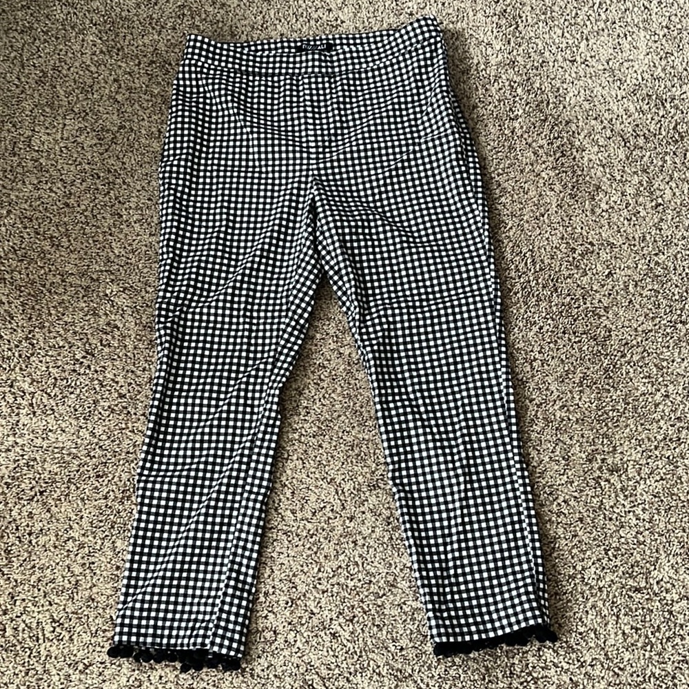 Roz and Ali Pull on Pants